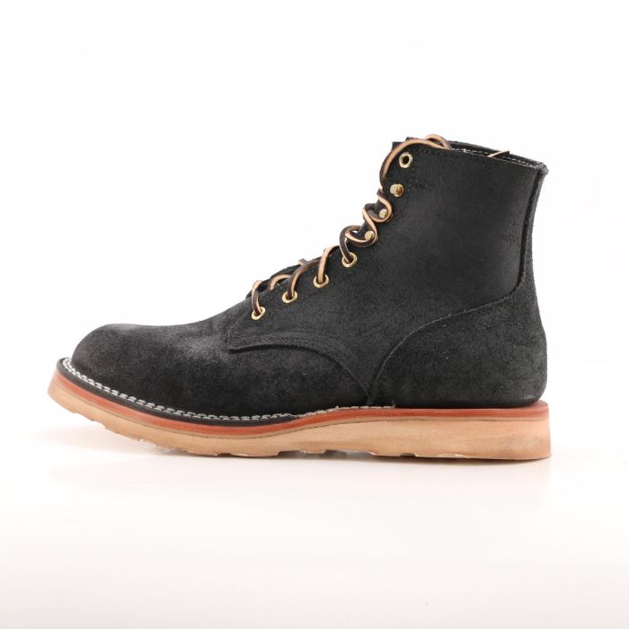 black roughout boots