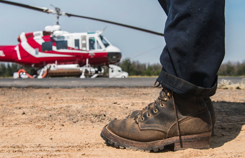 Work boots with hot sale heel support