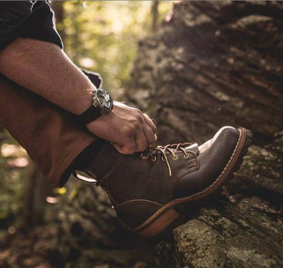https://cdn.nicksboots.com/media/magefan_blog/how-to-wear-brown-boots.jpg