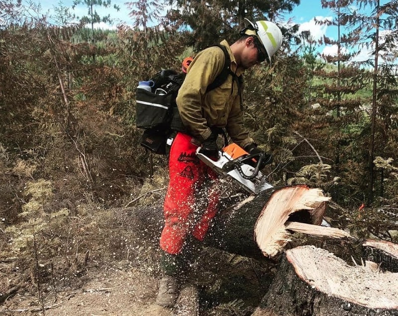 Logger pull on outlet boots