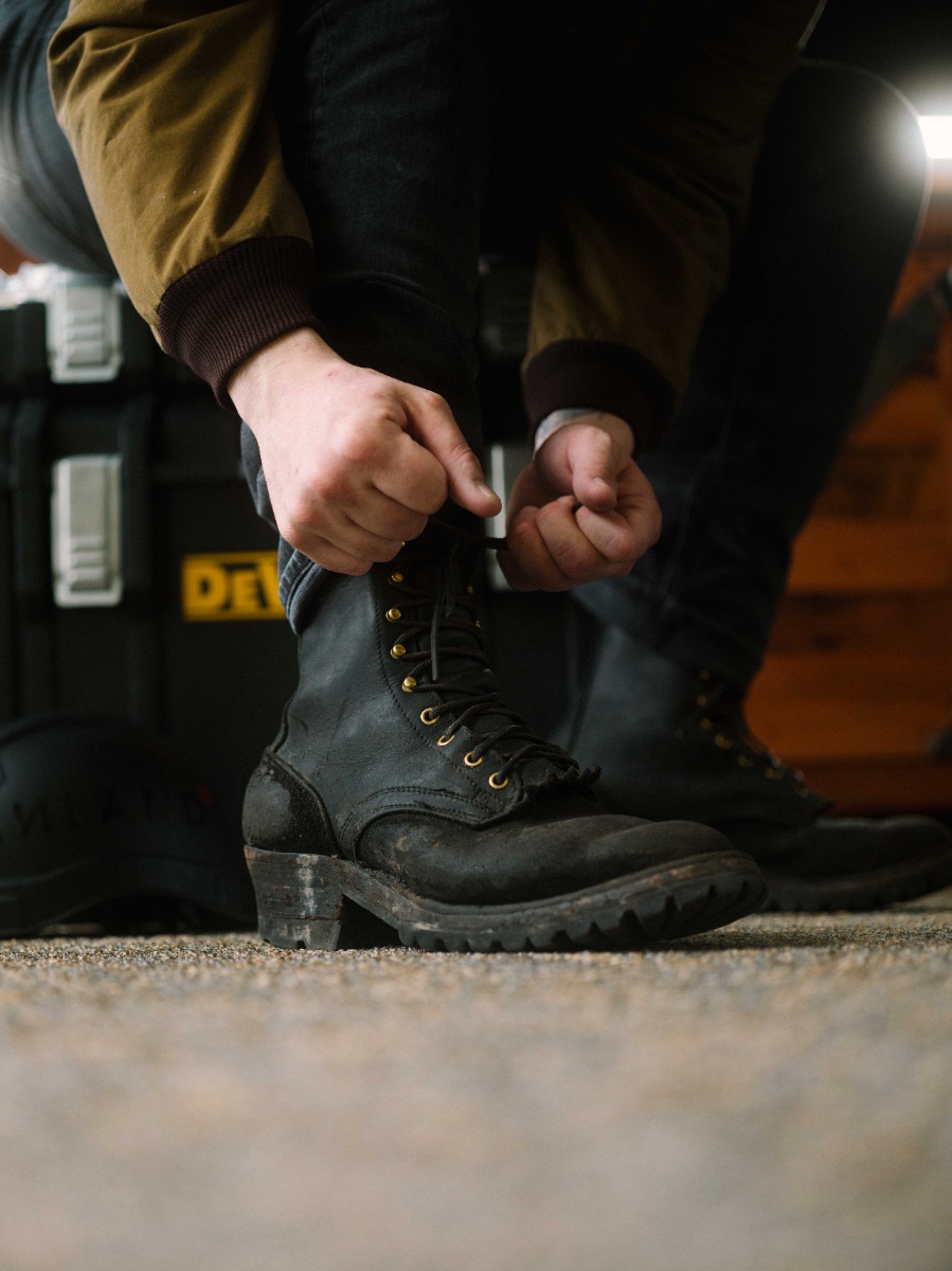 The Work Boot Battle: Pull-On vs. Lace-Up Boots